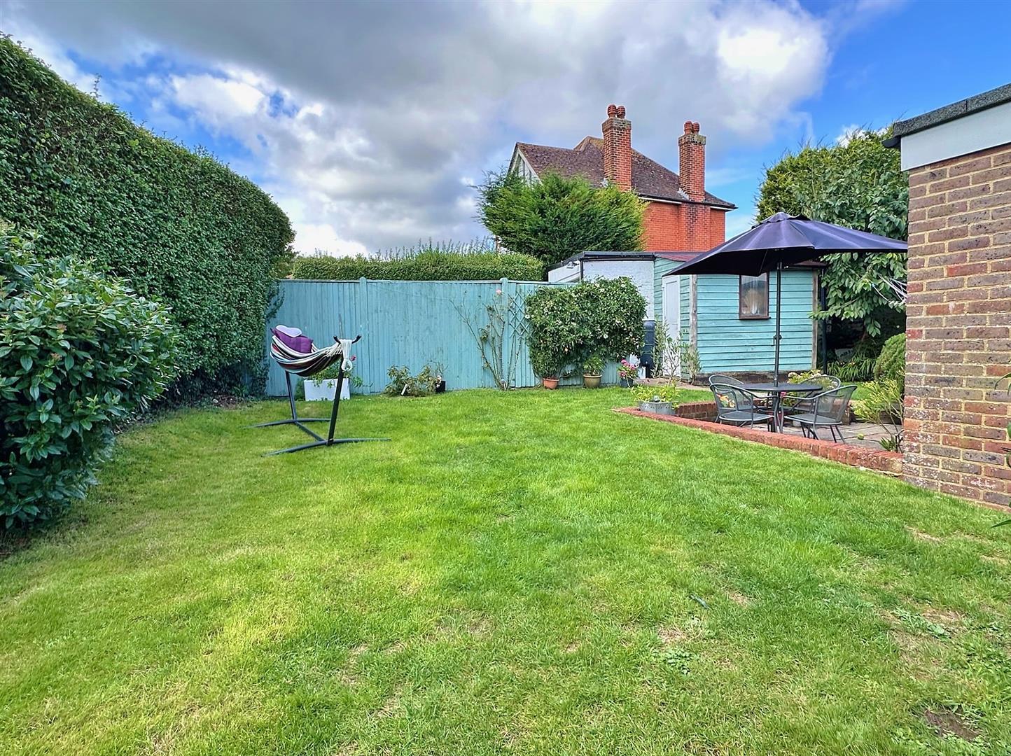 For Sale House Detached in Victoria Drive, Eastbourne